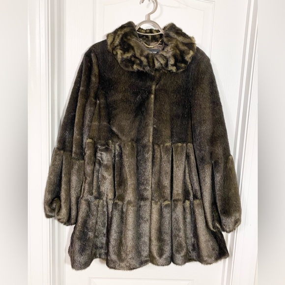Jones NY Faux Fur Tiered A-Line Sculpted Collar Coat Dark Brown M - Picture 2 of 13